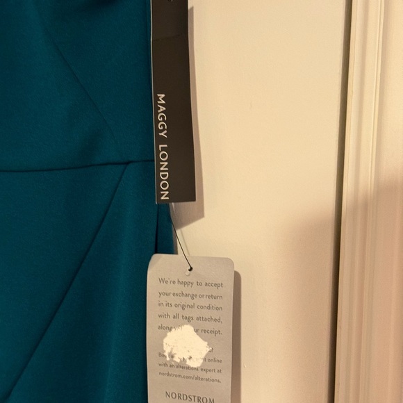 NWT Maggy London Tie Neck Puff Sleeve Scuba Crepe Dress in Teal. Size 6 - Picture 4 of 7